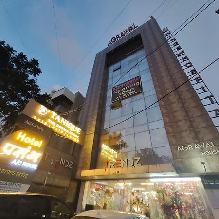 Hotel Prasang سورات المظهر الخارجي الصورة